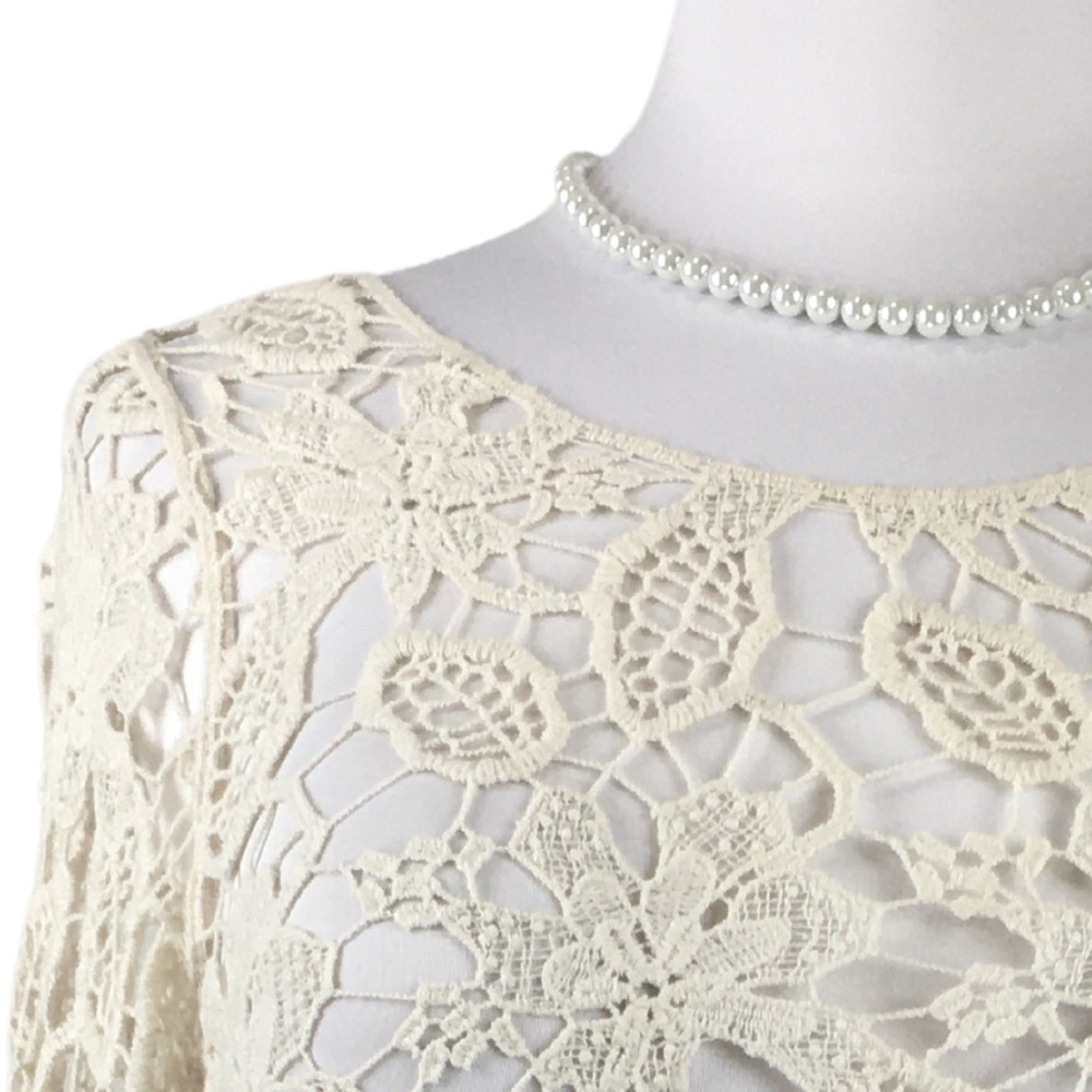 Anthro Finn & Clover Crochet 3/4 Sleeve Cotton Scallops Tassels Top size Medium - Picture 7 of 16
